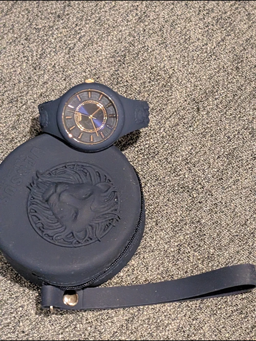 Versus Versace sleek round